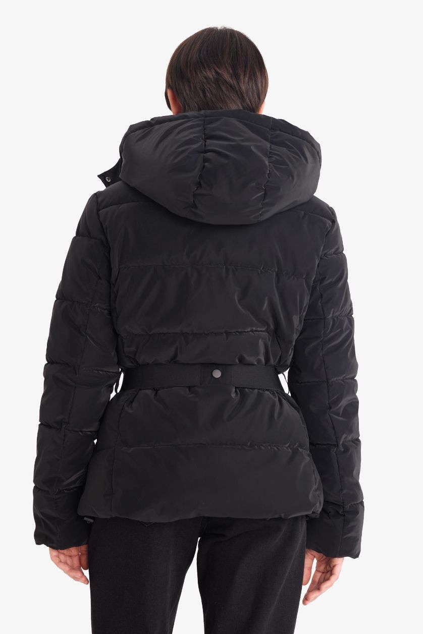 نساء أسود قمصلة نفخ قصة عادية بغطاء للرأس