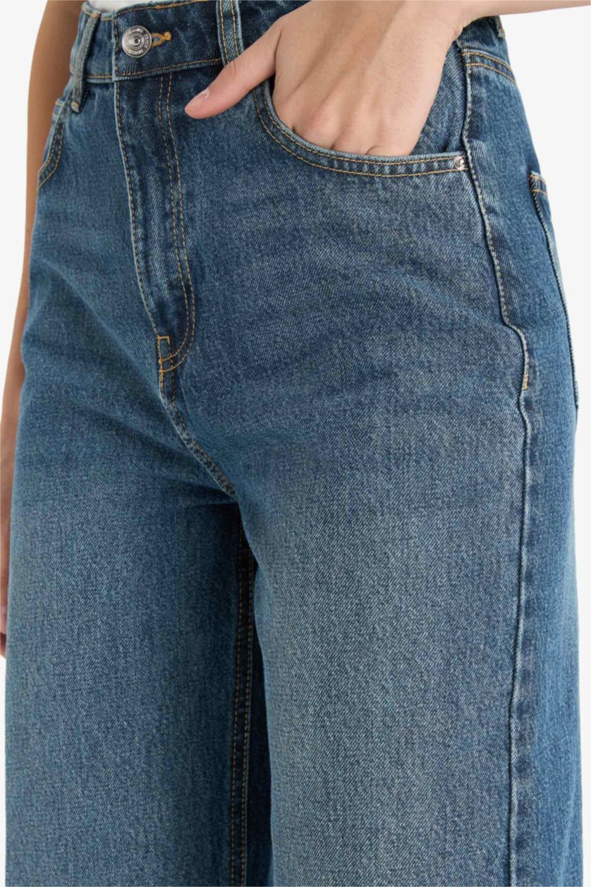 نساء أزرق سروال جينز وايد ليج برجل عادي