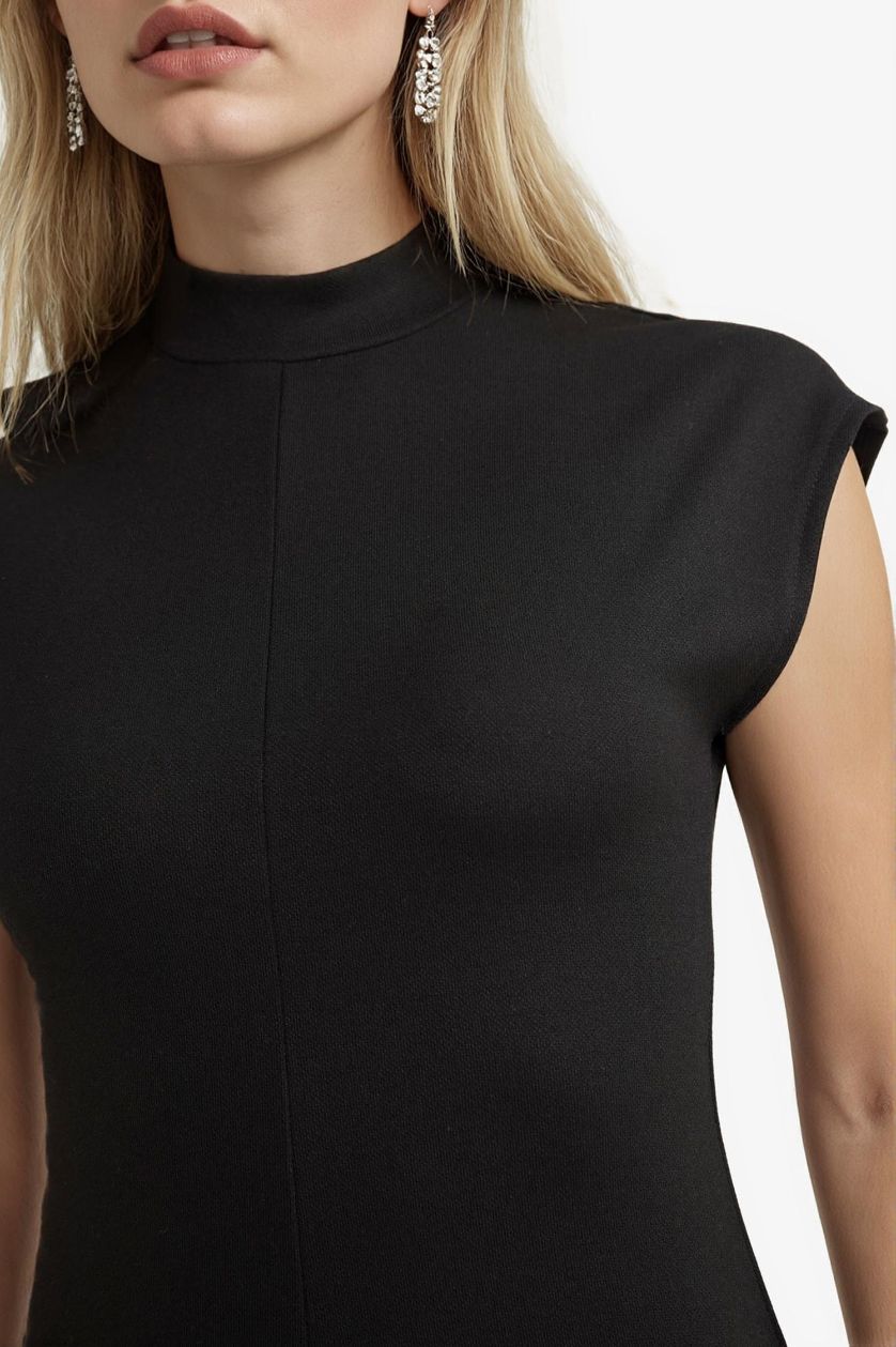 Kadın Siyah Yarım Balıkçı Yaka Ribana Kısa Kollu Midi Elbise