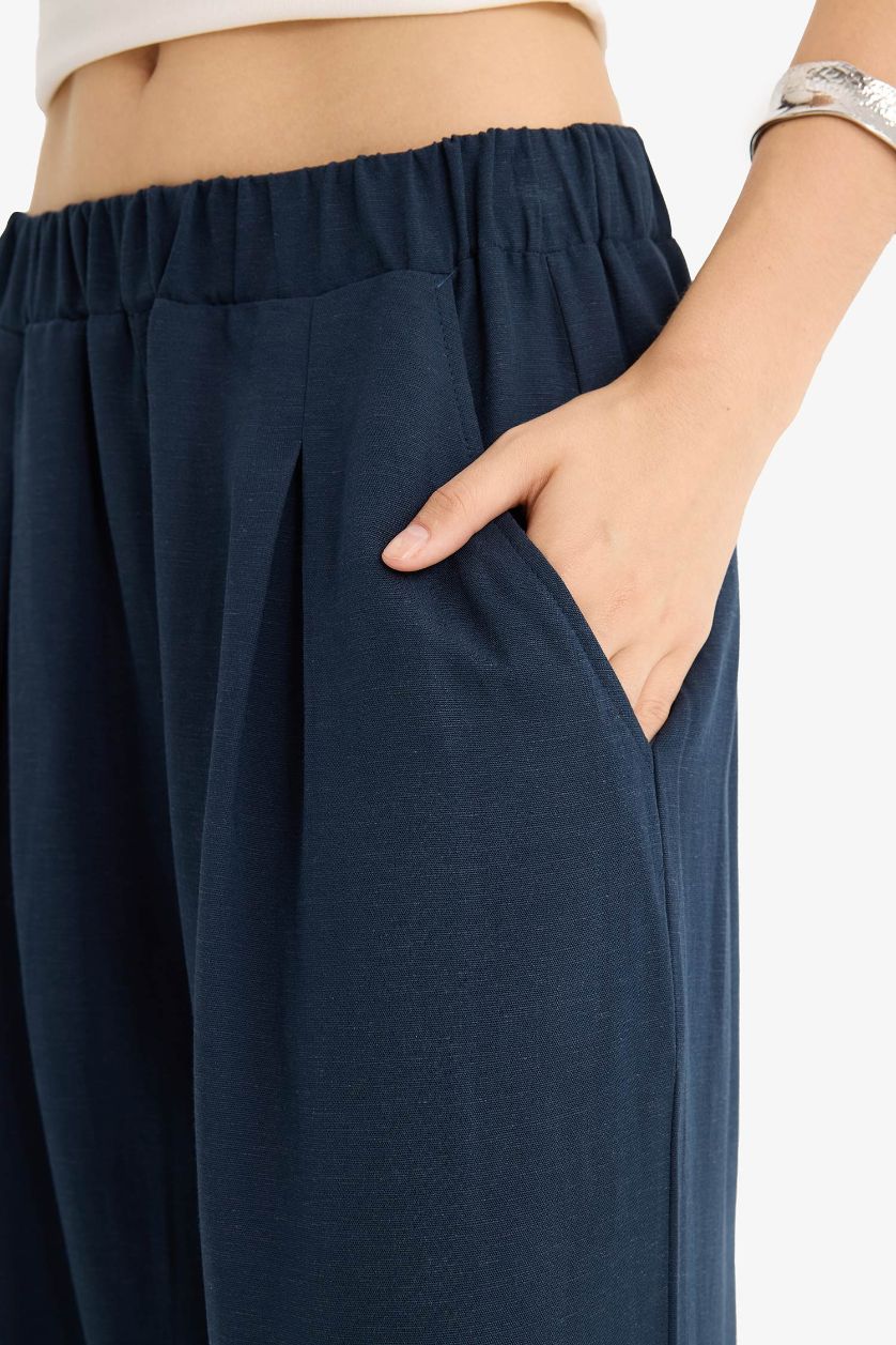 Kadın Lacivert Balloon Fit Çift Cepli Normal Bel Crop Keten Karışımlı Pantolon