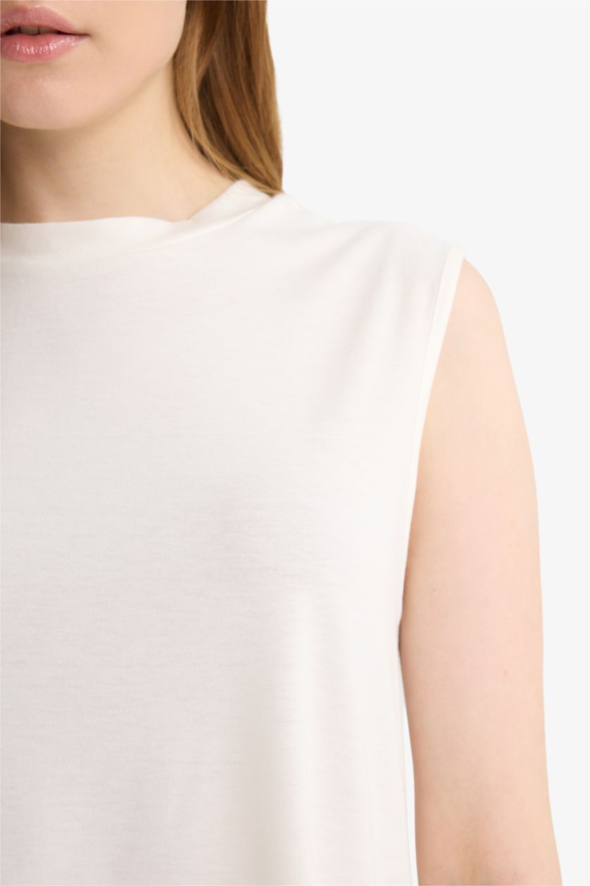 Kadın Ekru Regular Fit Bisiklet Yaka Basic Düz Kolsuz Tunik