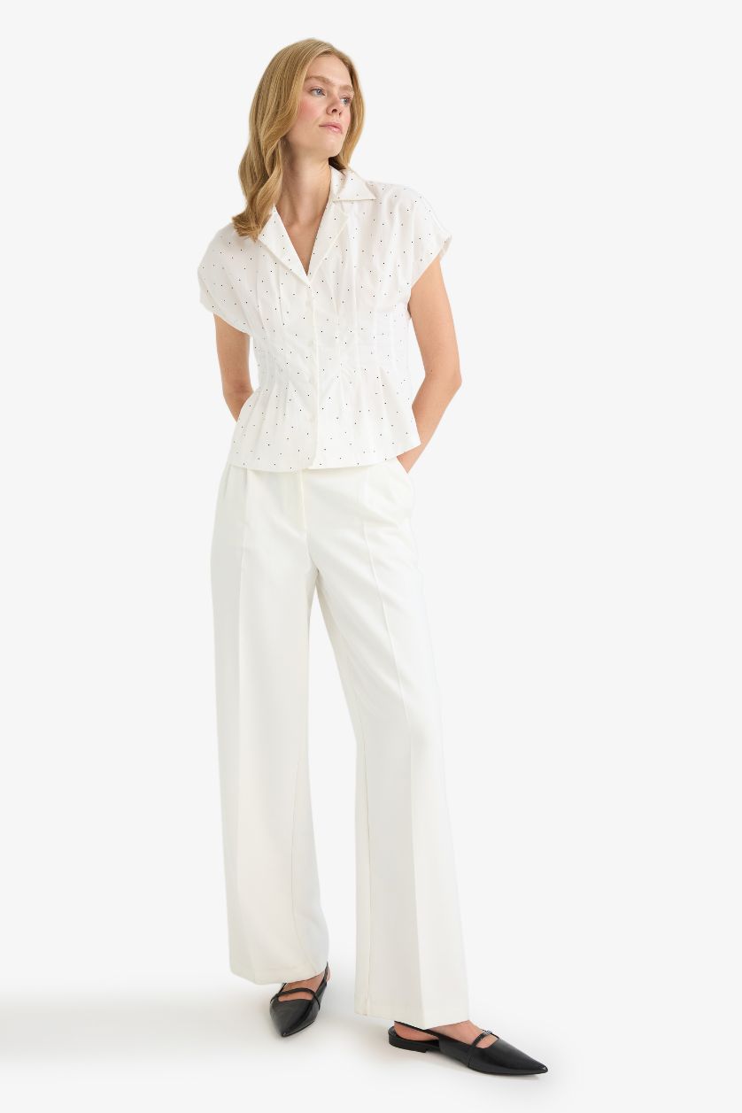 Kadın Ekru %100 Pamuk Fıtted Ceket Yaka Puantiyeli Poplin Gömlek