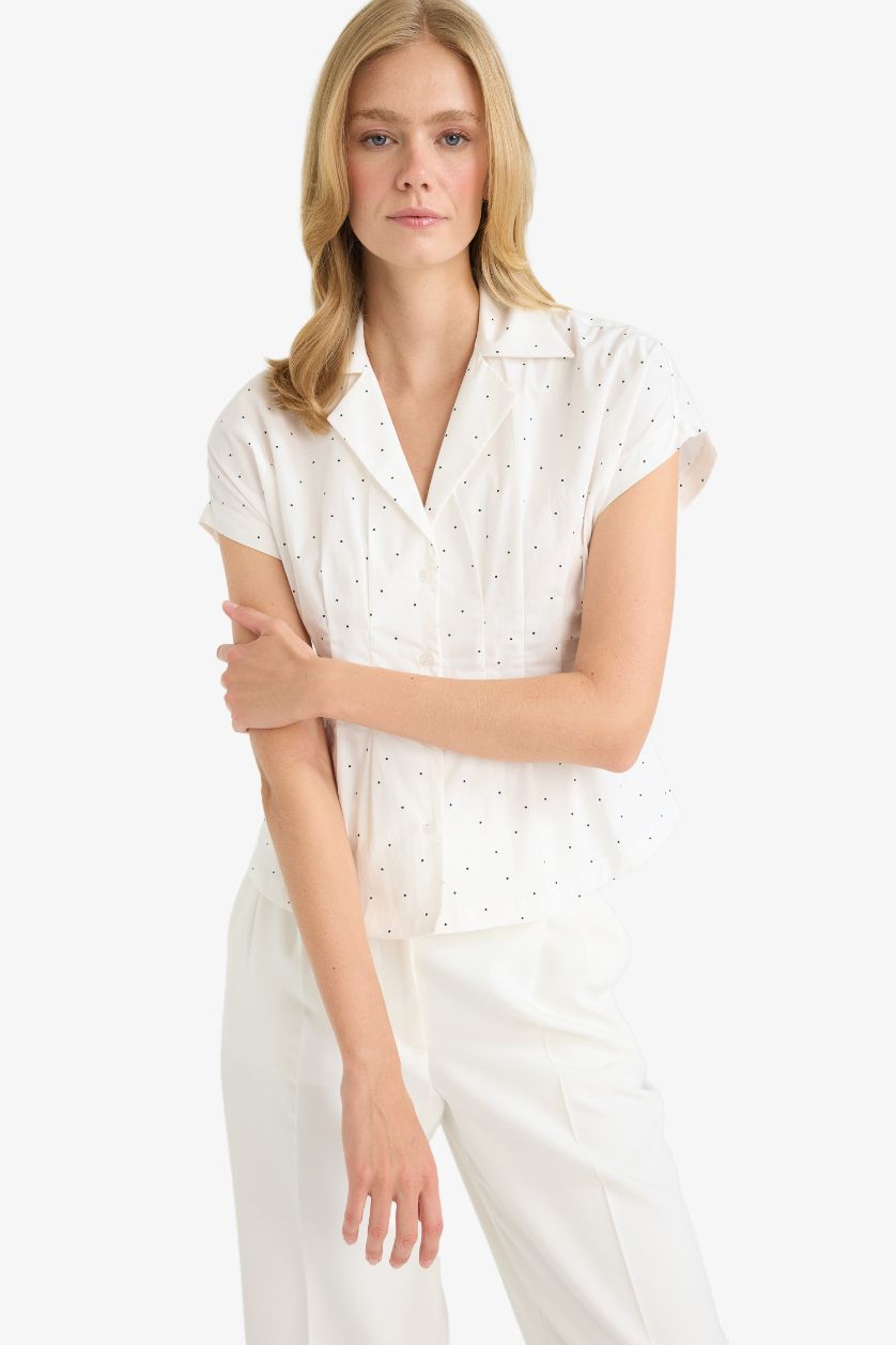 Kadın Ekru %100 Pamuk Fıtted Ceket Yaka Puantiyeli Poplin Gömlek