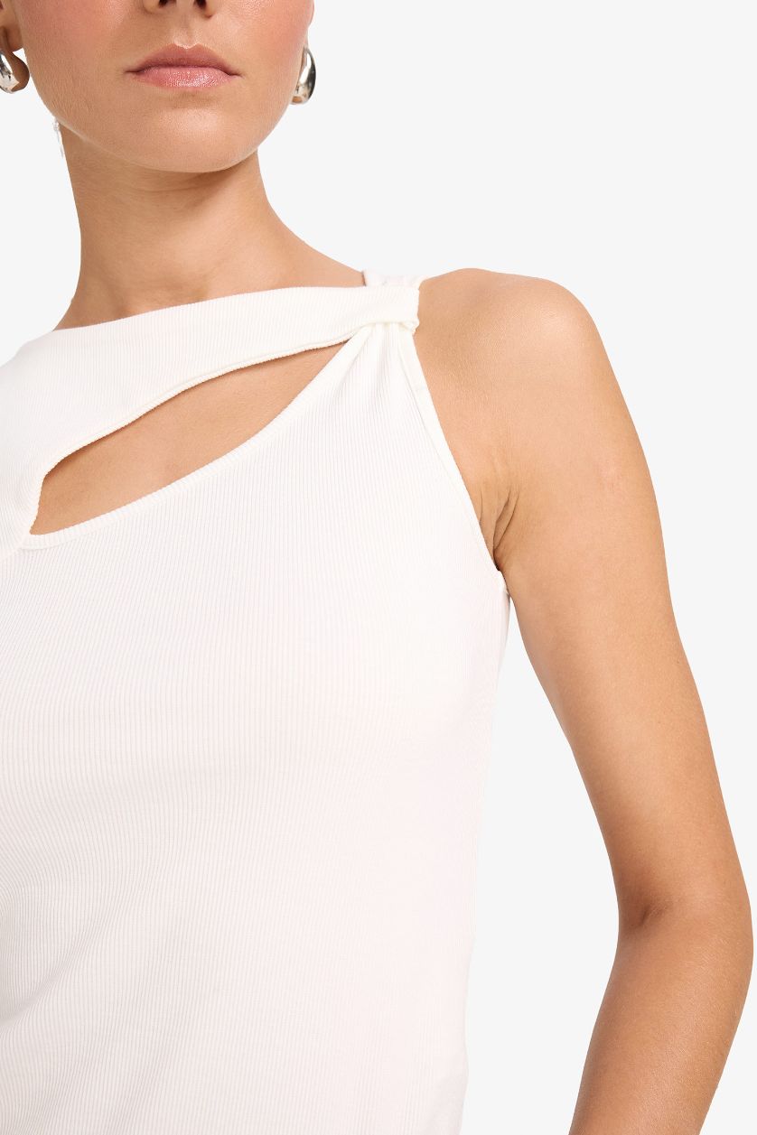 حريمي أبيض تانك توب مضلع بياقة مستديرة