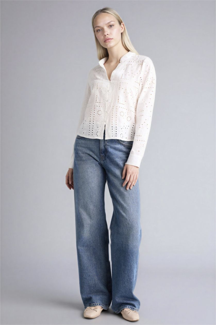 Kadın Kırık Beyaz Regular Fıt Kaçık Yaka Brode Uzun Kollu Gömlek