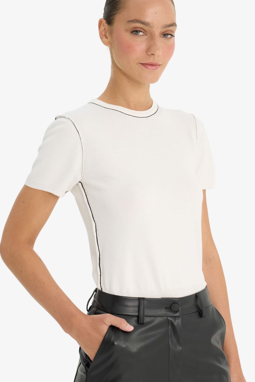 Kadın Ekru Fıtted Triko Kazak