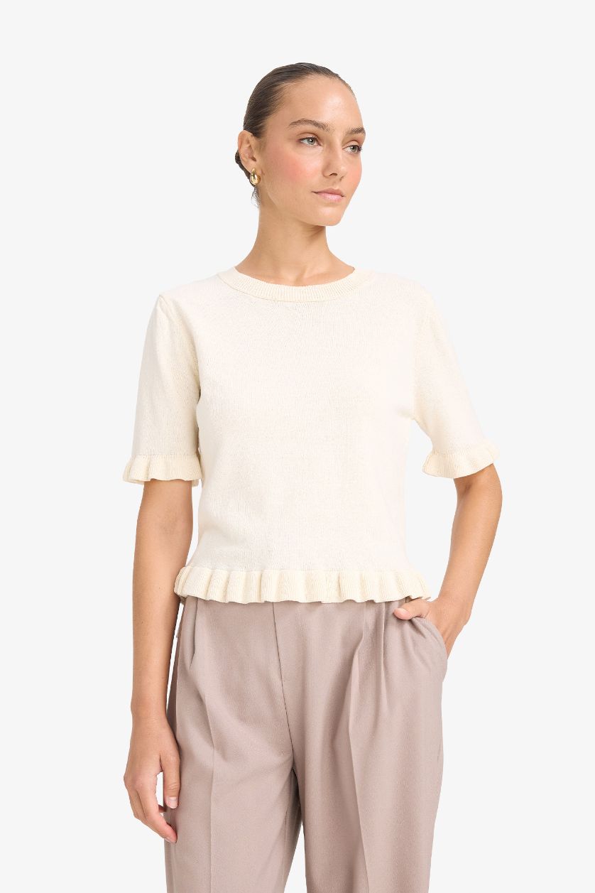 Kadın Ekru Regular Fit Bisiklet Yaka Kısa Kollu Kazak