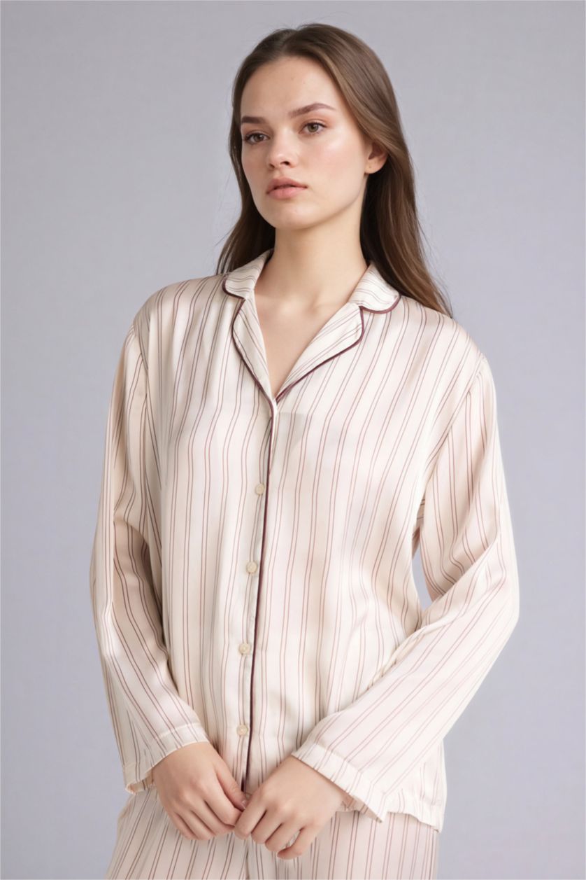 Kadın Ekru Çizgili Saten Pijama Takımı Üst Alt