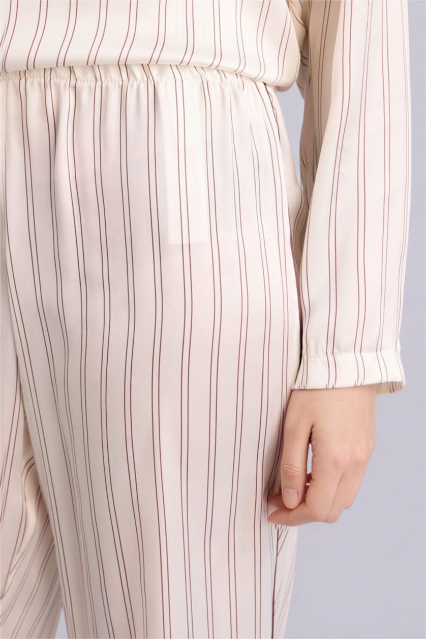 Kadın Ekru Çizgili Saten Pijama Takımı Üst Alt