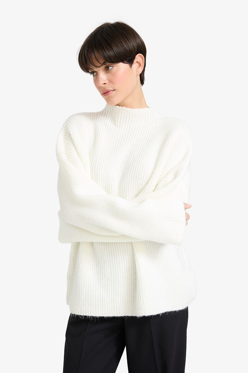 FEMME Écru Pull en tricot oversize à col montant