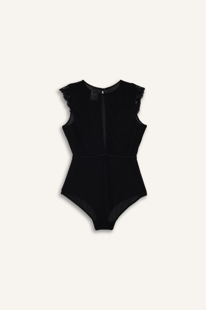 Kadın Siyah Bağcıklı Dantel Detaylı Bodysuit