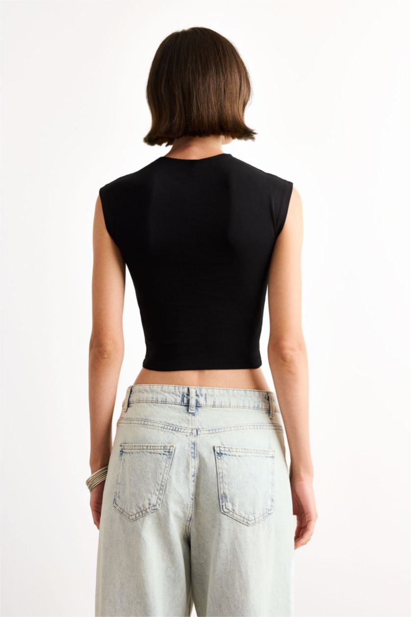 Kadın Siyah Fıtted Bisiklet Yaka Kısa Kollu Tişört