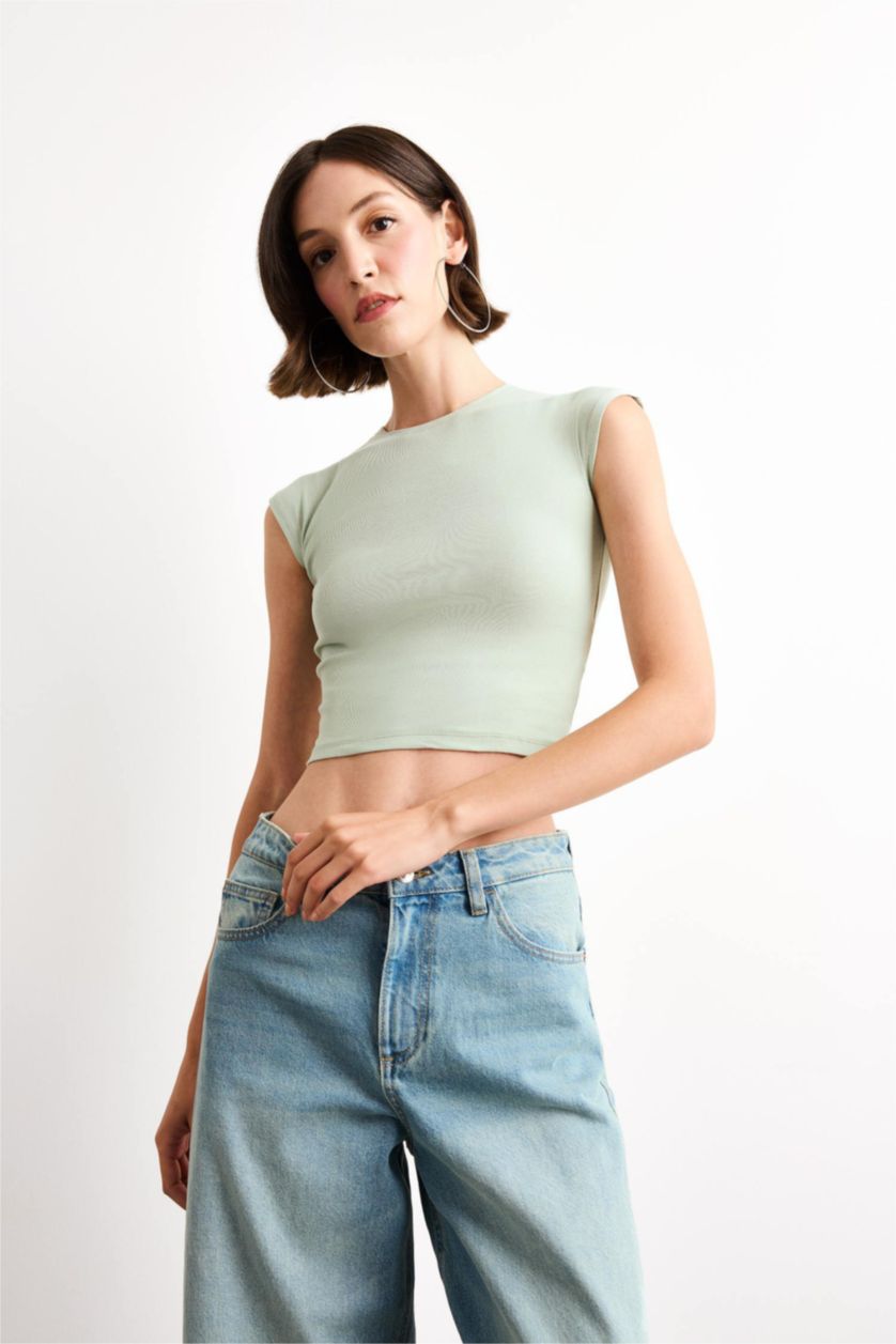 Woman Khaki Slim Fit Crew Neck Short Sleeve T-Shirt