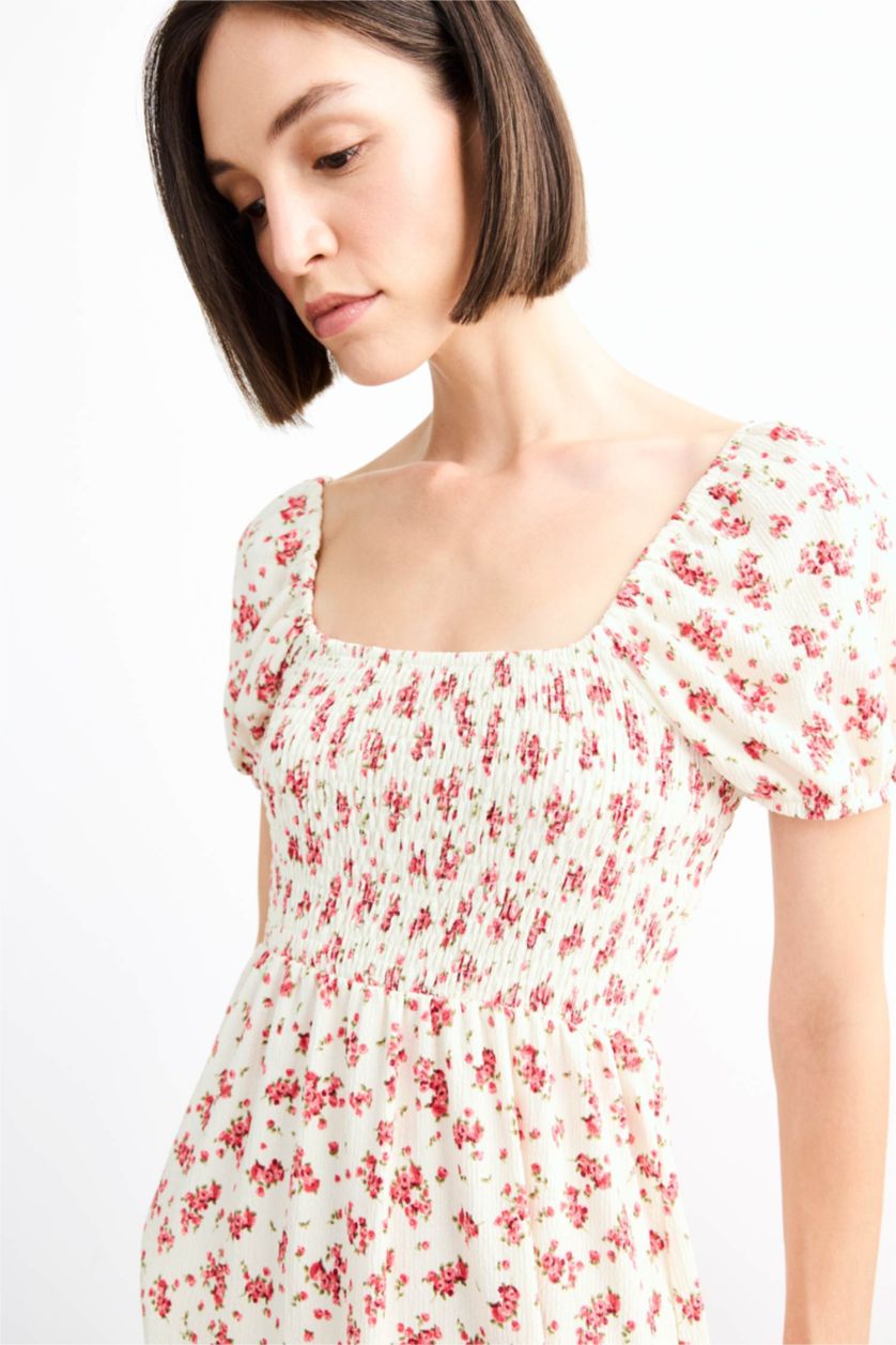 Woman White A Line Floral Crepe Short Sleeve Midi Dress