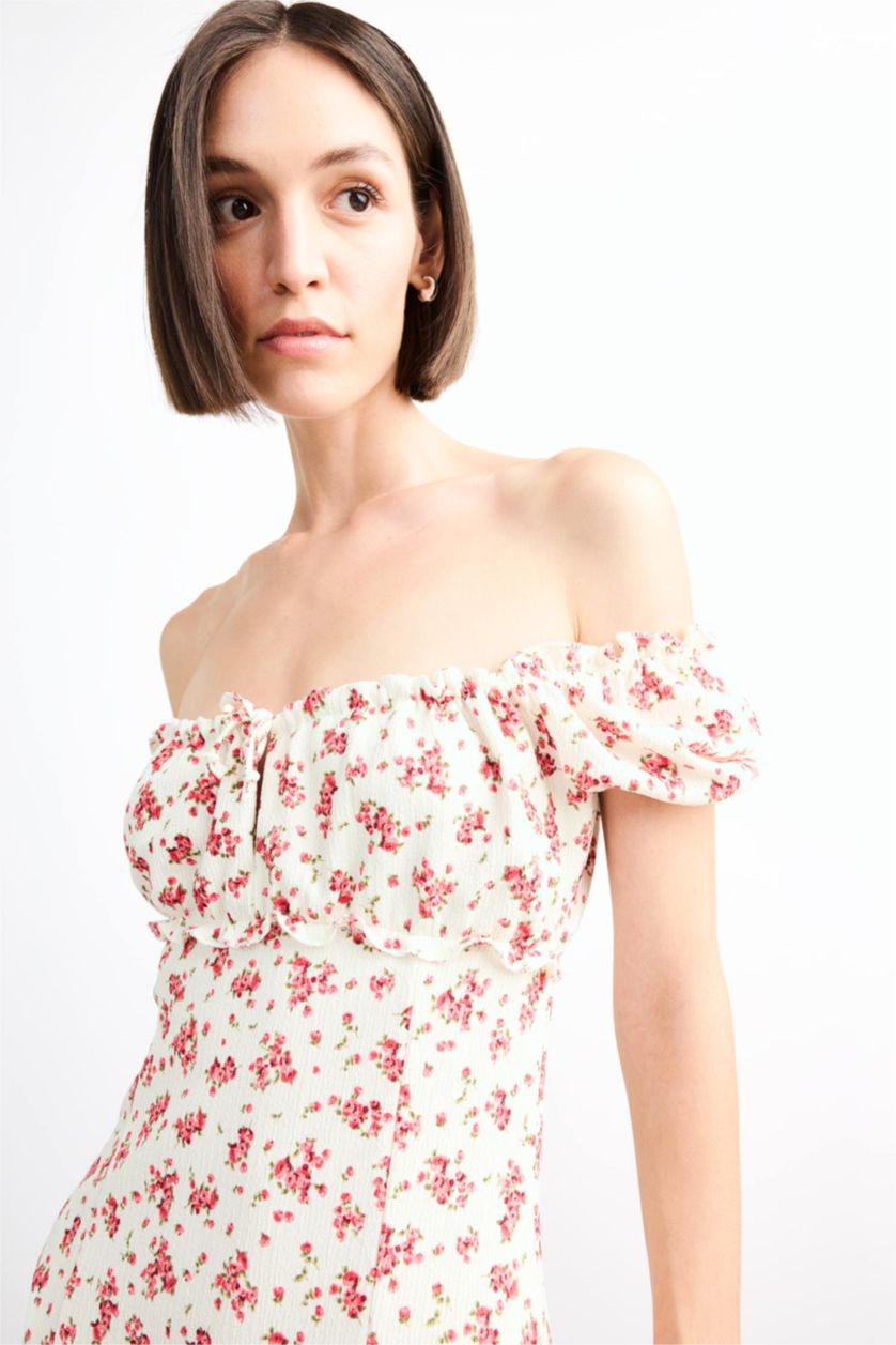 نساء أبيض فستان قصير فلورال منسوج بقصة A ردن عريض