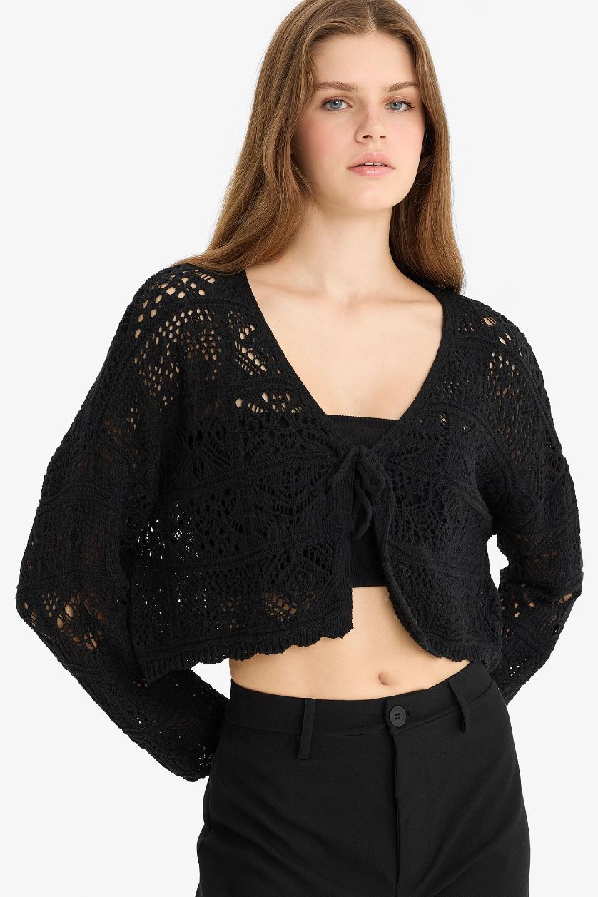 Kadın Siyah Regular Fit V Yaka Önden Bağlamalı Kroşe Hırka