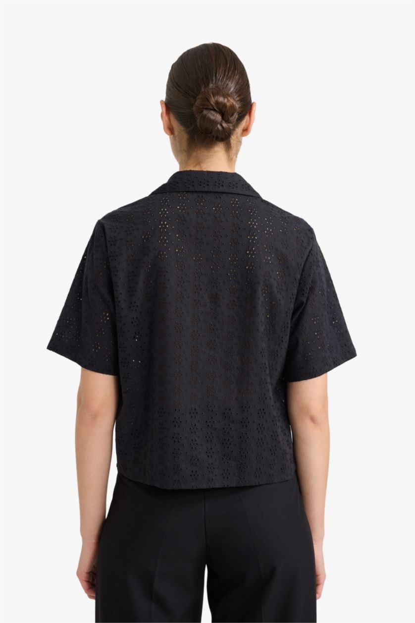 Kadın Siyah Regular Fıt Kaçık Yaka Brode Kısa Kollu Gömlek