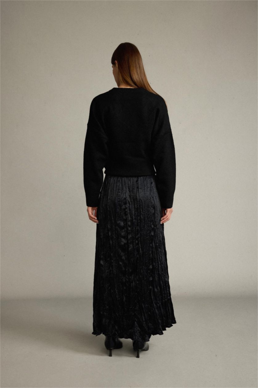 Kadın Siyah Relax Fit Beli Lastikli Saten Maxi Etek