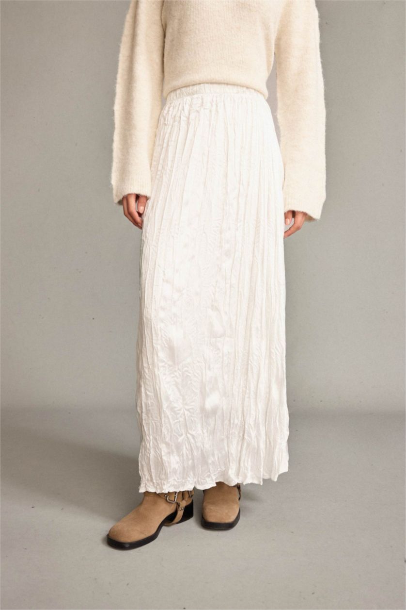 نساء أبيض تنورة طويلة ستان قصة مريحة وخصر مطاطي