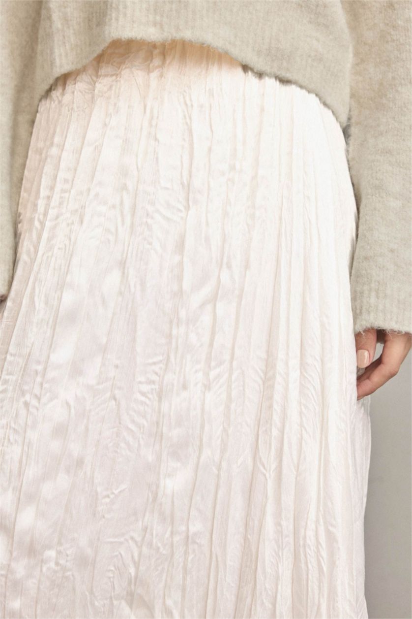 نساء أبيض تنورة طويلة ستان قصة مريحة وخصر مطاطي