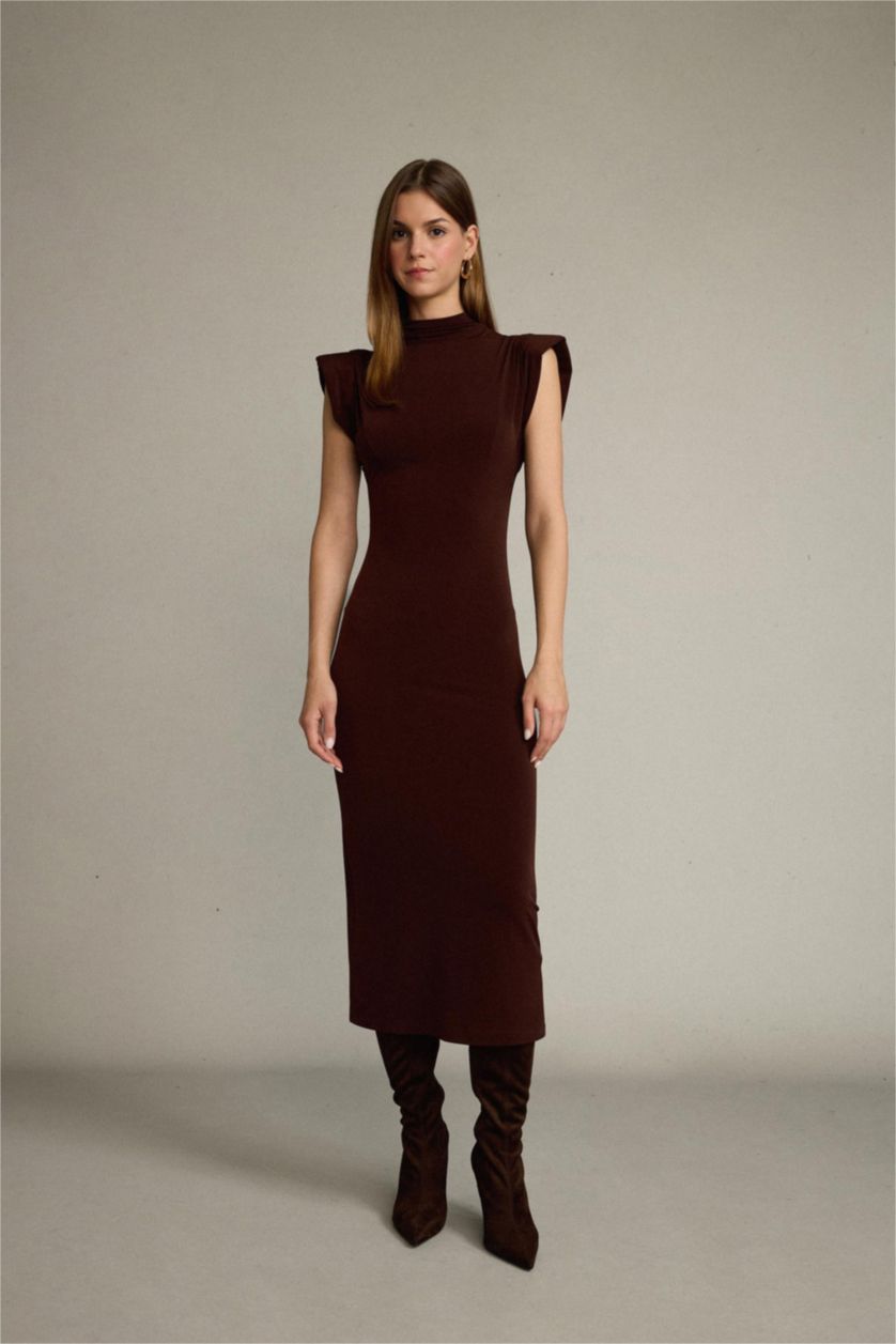 Kadın Kahve Fitted Dik Yaka Kolsuz Midi Elbise