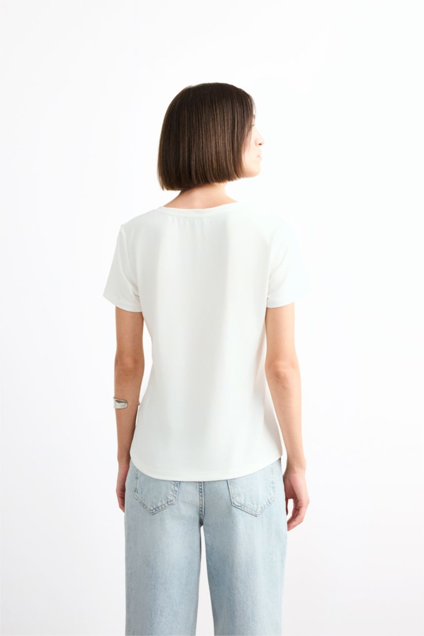Kadın Beyaz V Yaka Modal Kısa Kollu Tişört