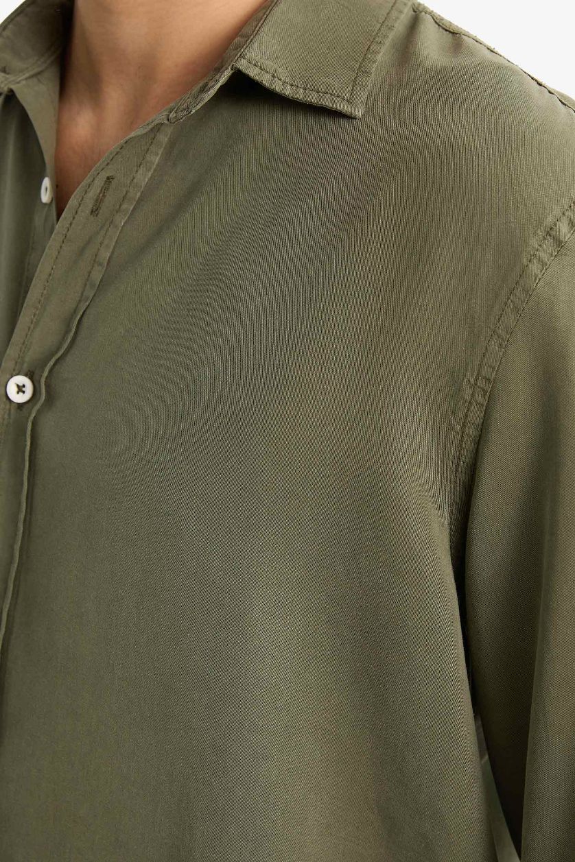 رجال كاكي داكن قميص ردن طويل تويل قصة عادية