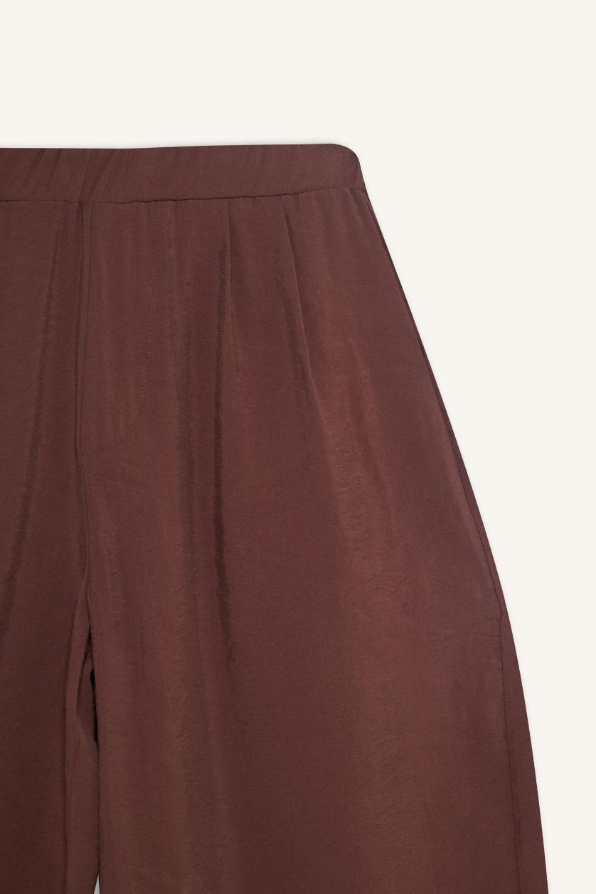 Kadın Kahve Relax Fıt Beli Lastikli Düz Paça Bilek Boy Pantolon