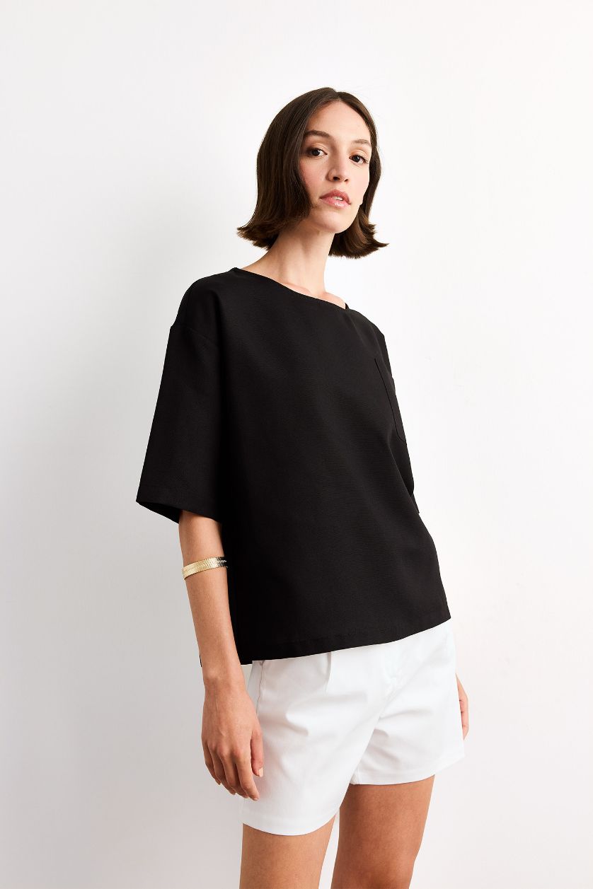 Kadın Siyah Relax Fit Bisiklet Yaka Dokuma Kısa Kollu Bluz