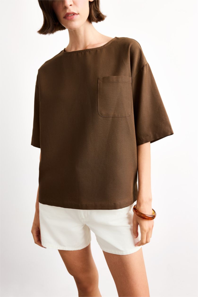 Kadın Kahve Relax Fit Bisiklet Yaka Dokuma Kısa Kollu Bluz