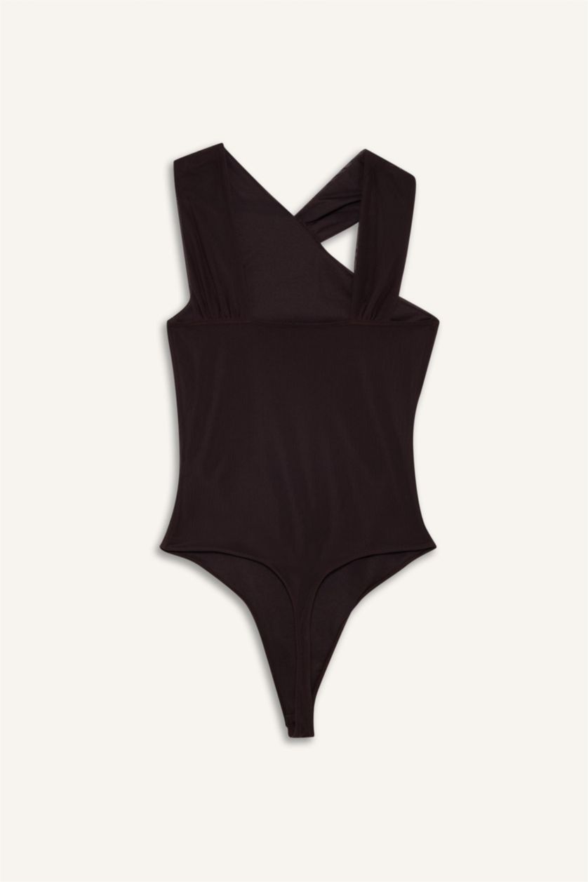 حريمي بني بودي سوت بياقة هالتر