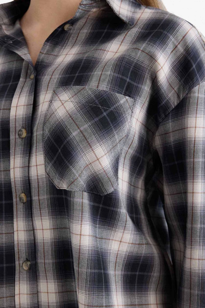 Kadın Lacivert Oversize Geniş Kalıp Kareli Flanel Uzun Kollu Gömlek