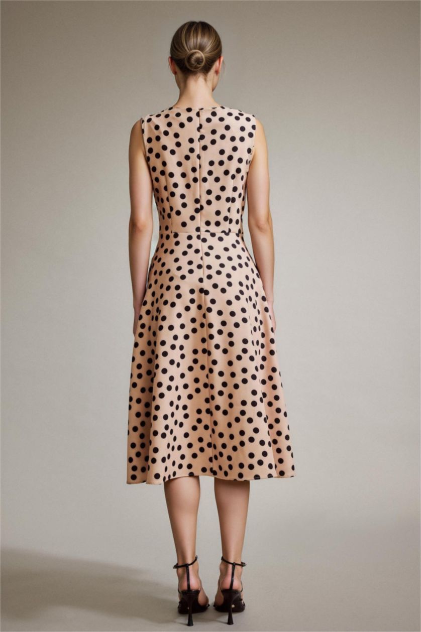 Kadın Siyah Puantiyeli Kolsuz Midi Elbise