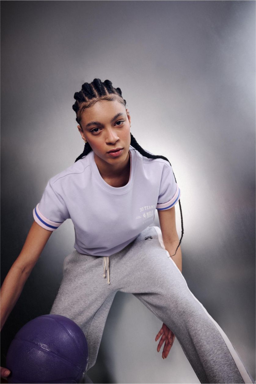 حريمي أرجواني فاتح Oversize NBA Wordmark Printed T-Shirt