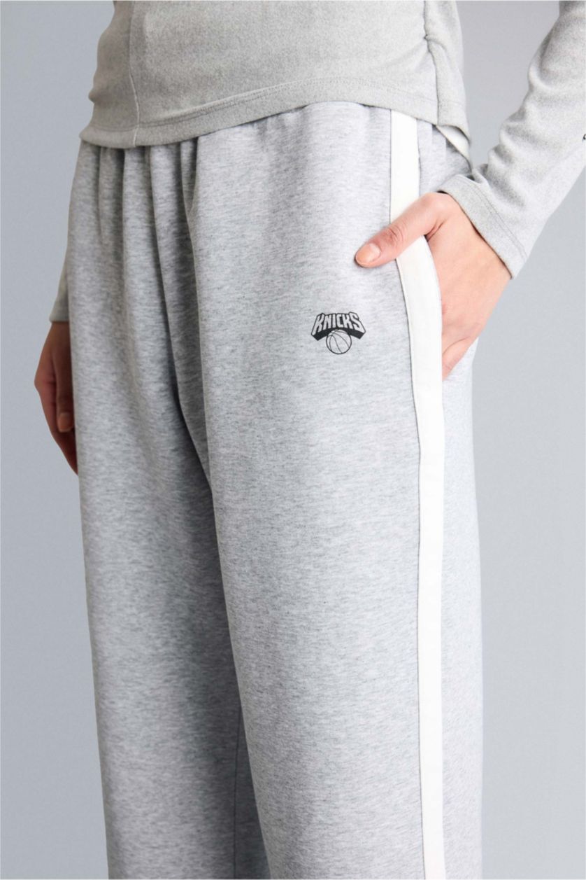 Женщины Серый меланж Брюки NBA New York Knicks Straight Fit стандартной длины с карманами и прямыми штанинами