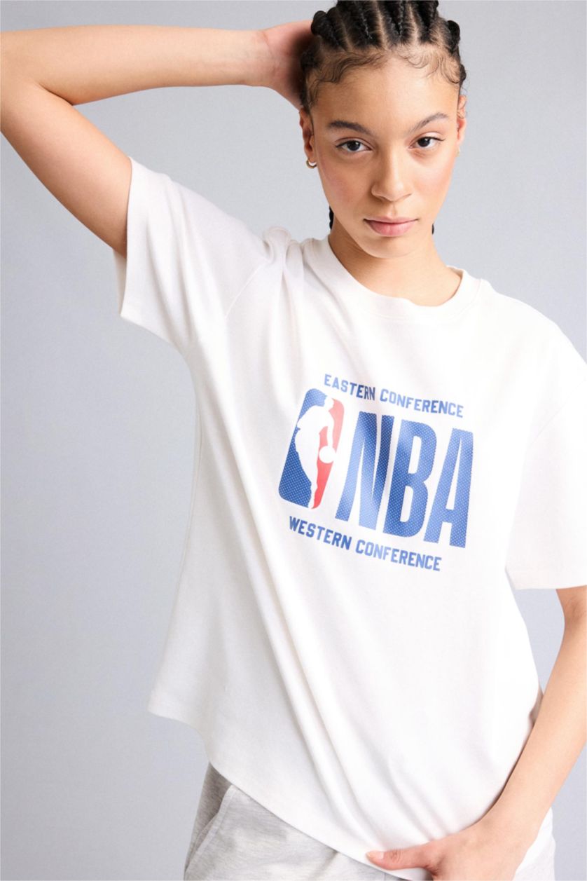 نساء بيج فاتح Relax Fit NBA Wordmark Short Sleeves T-Shirt