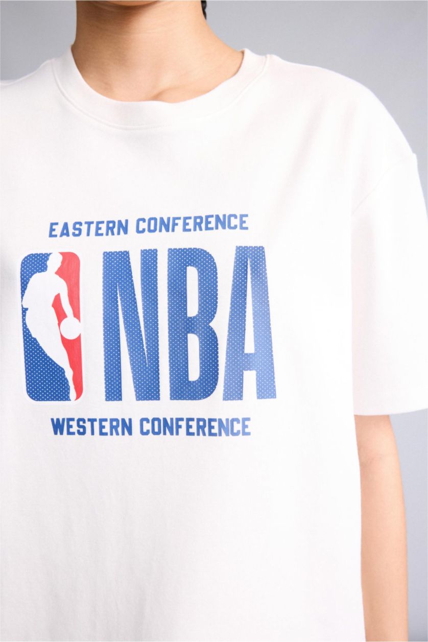 نساء بيج فاتح Relax Fit NBA Wordmark Short Sleeves T-Shirt