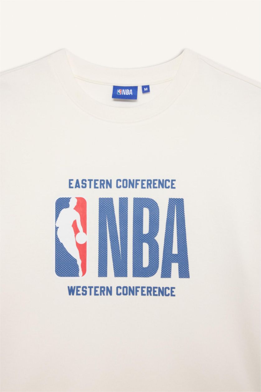 نساء بيج فاتح Relax Fit NBA Wordmark Short Sleeves T-Shirt