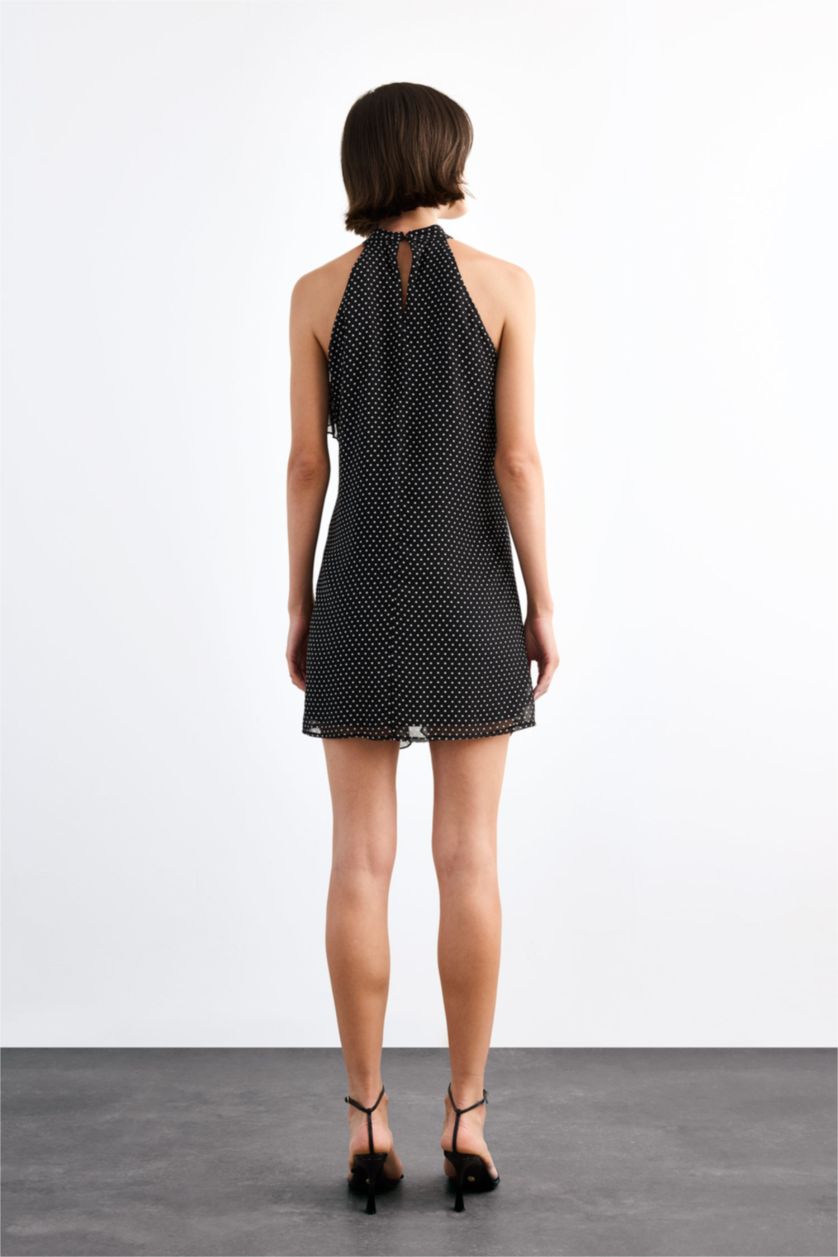 Kadın Siyah Kolsuz Volanlı Mini Elbise