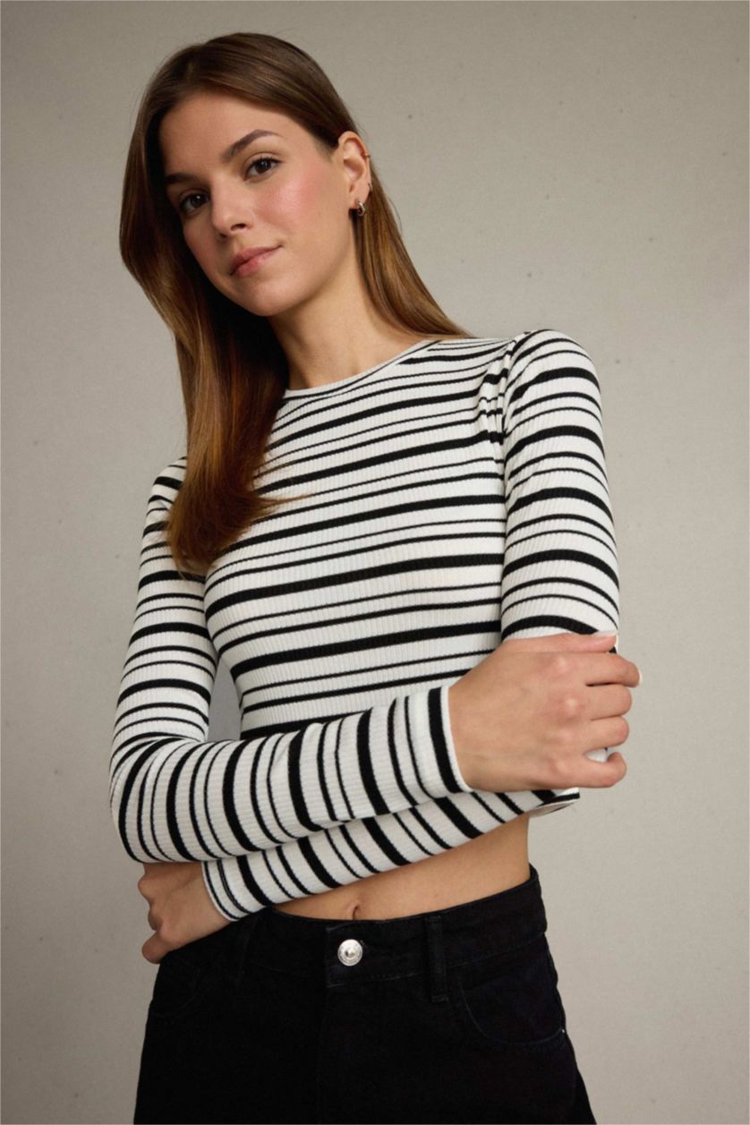 Kadın Siyah Bisiklet Yaka Çizgili Uzun Kollu Tişört