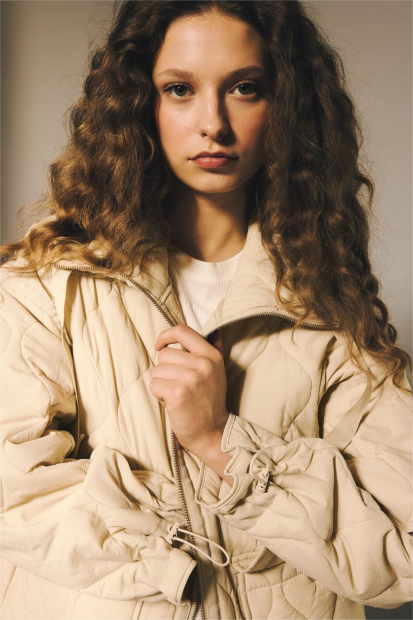 Kadın Ekru Su Geçirmez Mont