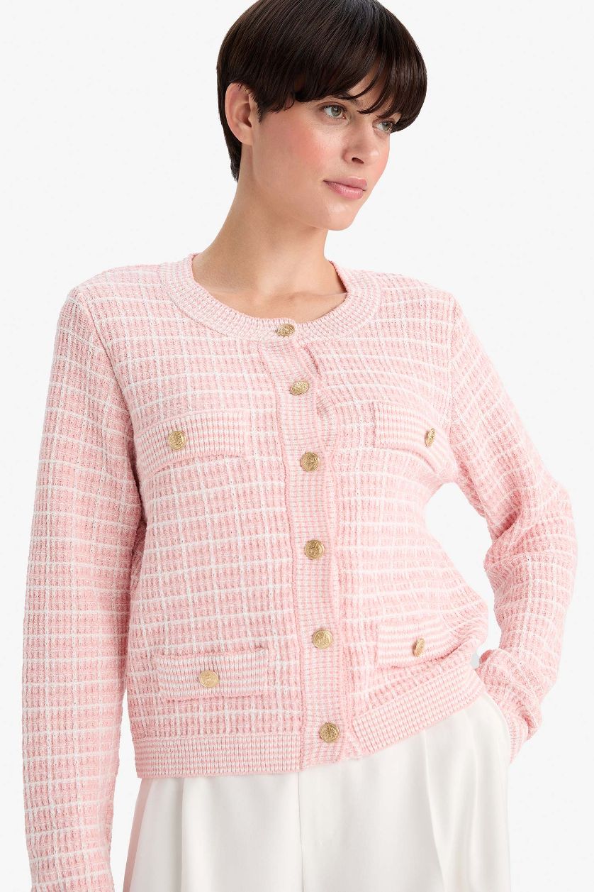 Woman Light Pink Regular Fit Crew Neck Plaid Knitwear Cardigan