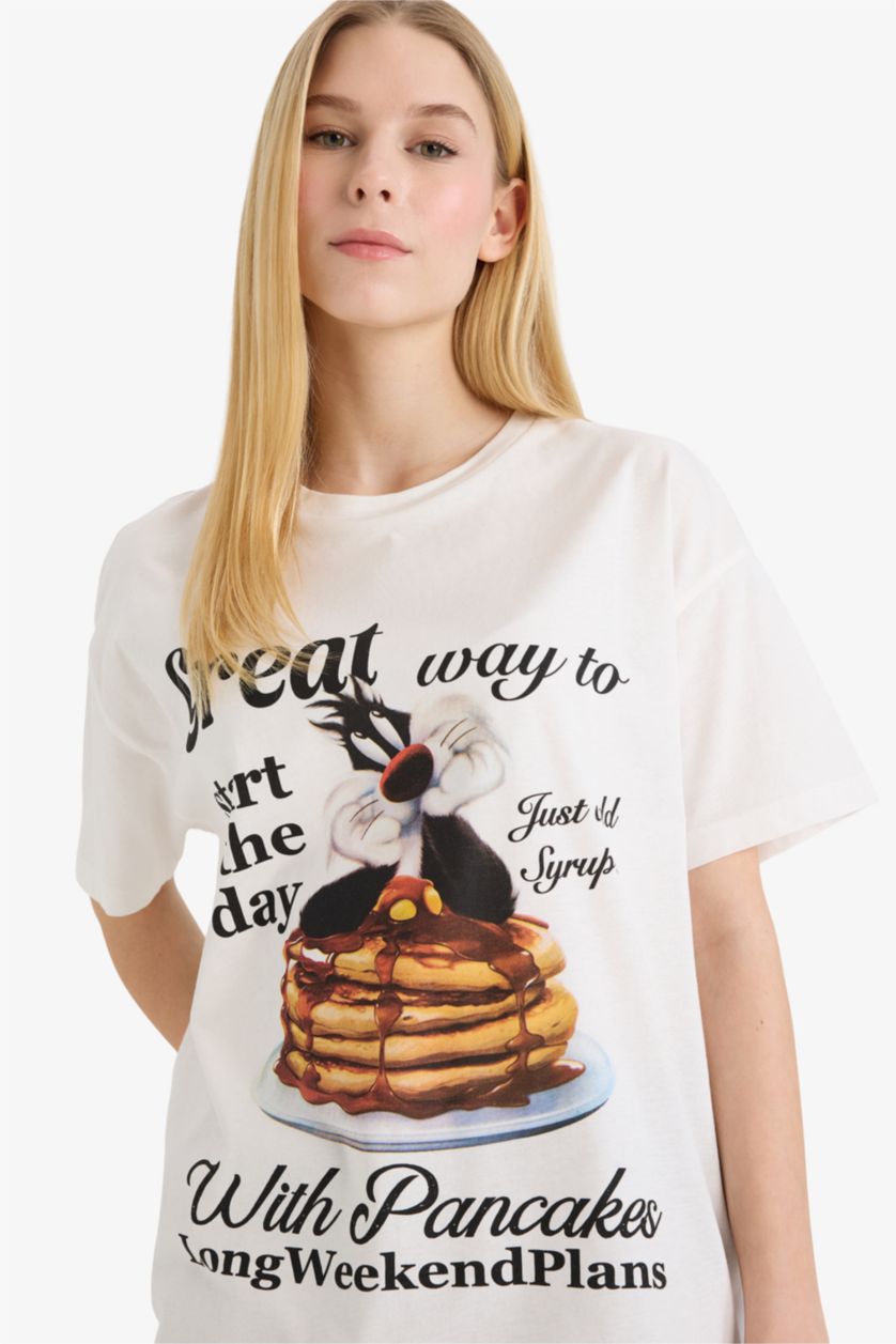 Женщины Кремовый Футболка Looney Tunes оверсайз с принтом и коротким рукавом