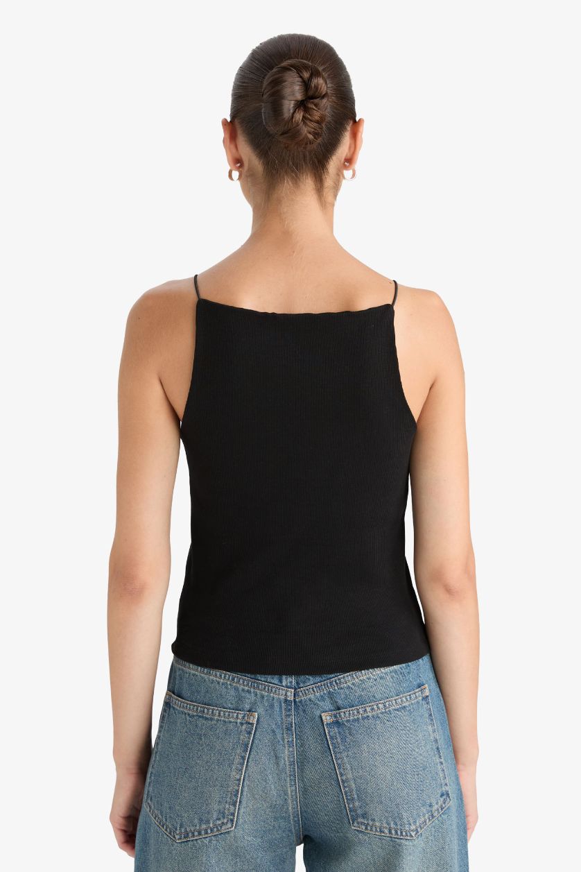 Woman Black Ribana V-Neck Tank Top