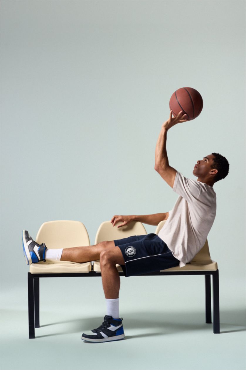 رجال كحلي NBA Brooklyn Nets Standard Fit Shorts