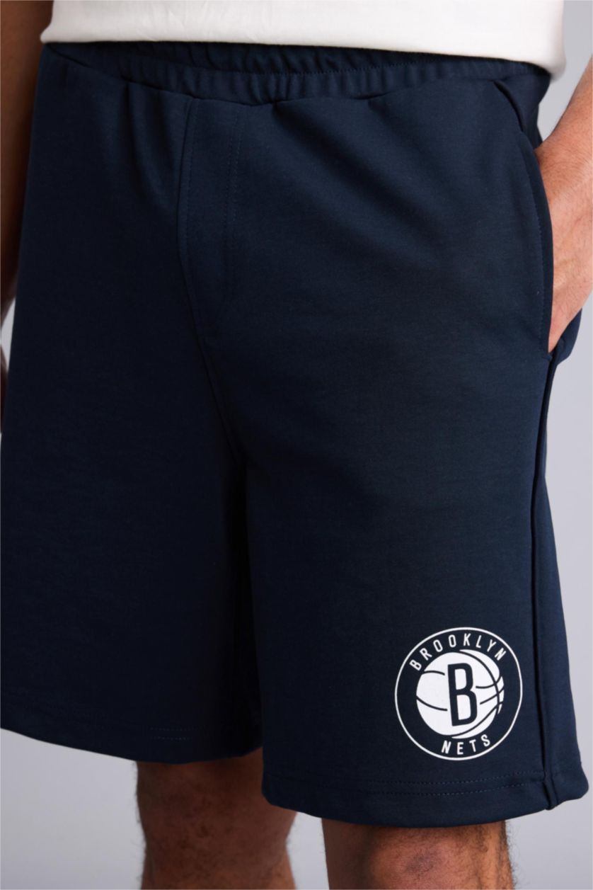 رجال كحلي NBA Brooklyn Nets Standard Fit Shorts