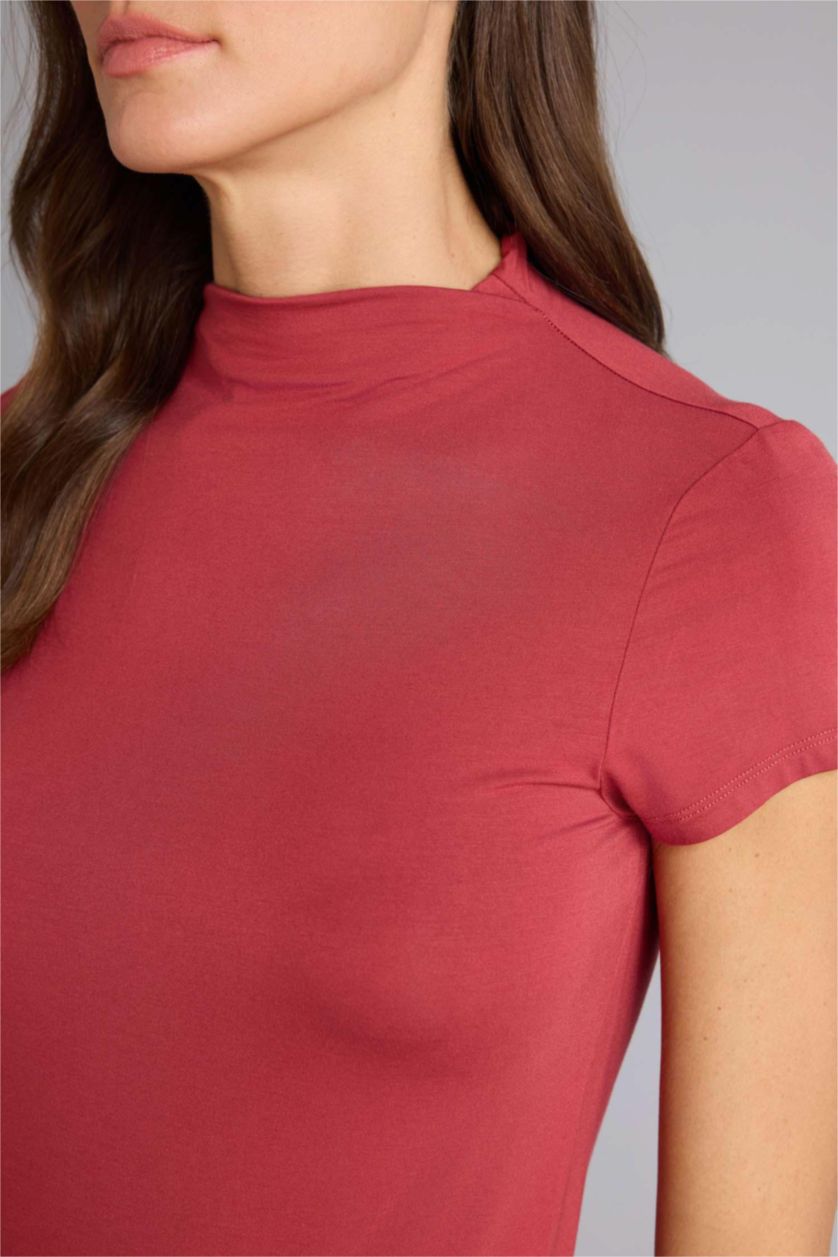 Женщины Бордовый Футболка Slim Fit с воротником-стойкой и коротким рукавом