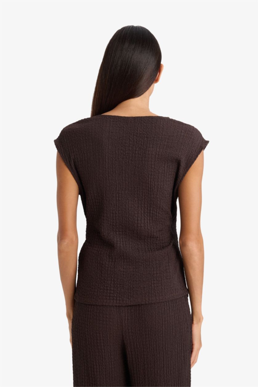 Женщины Коричневый Футболка Slim Fit из ткани букле с запахом и коротким рукавом