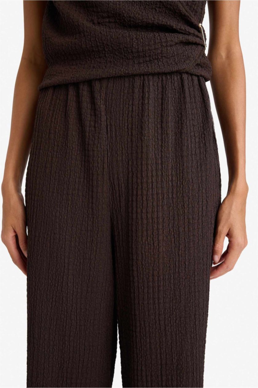 نساء بني سروال القماش المنسوج وايد ليج