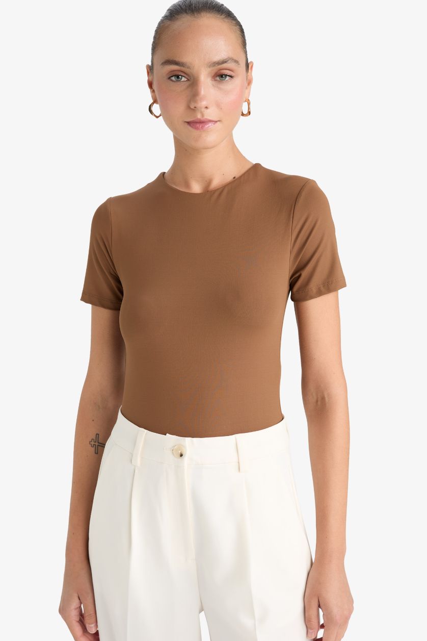 Әйелдерге Қоңыр Футболка с круглым вырезом и коротким рукавом